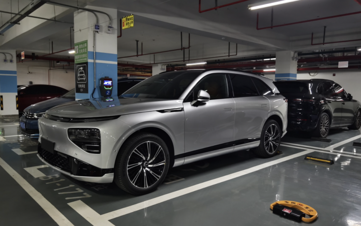 小鹏中大型增程SUV，纯电续航430km，打理想？  第5张