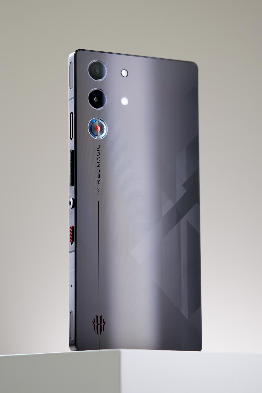 红魔10 Pro+评测：游戏手机的完美答卷  第5张
