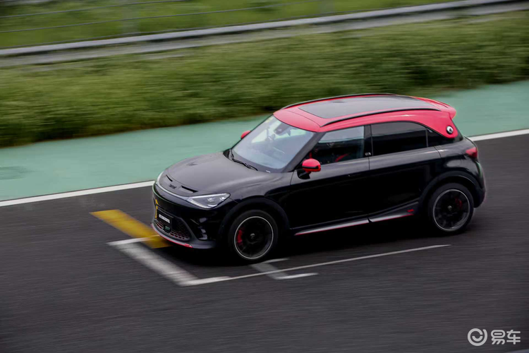 smart × BRABUS 赛道放纵日高能开启  第3张