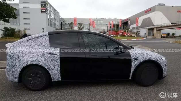特斯拉Model Y L在纽北亮相，加长版设计，外观微调  第2张