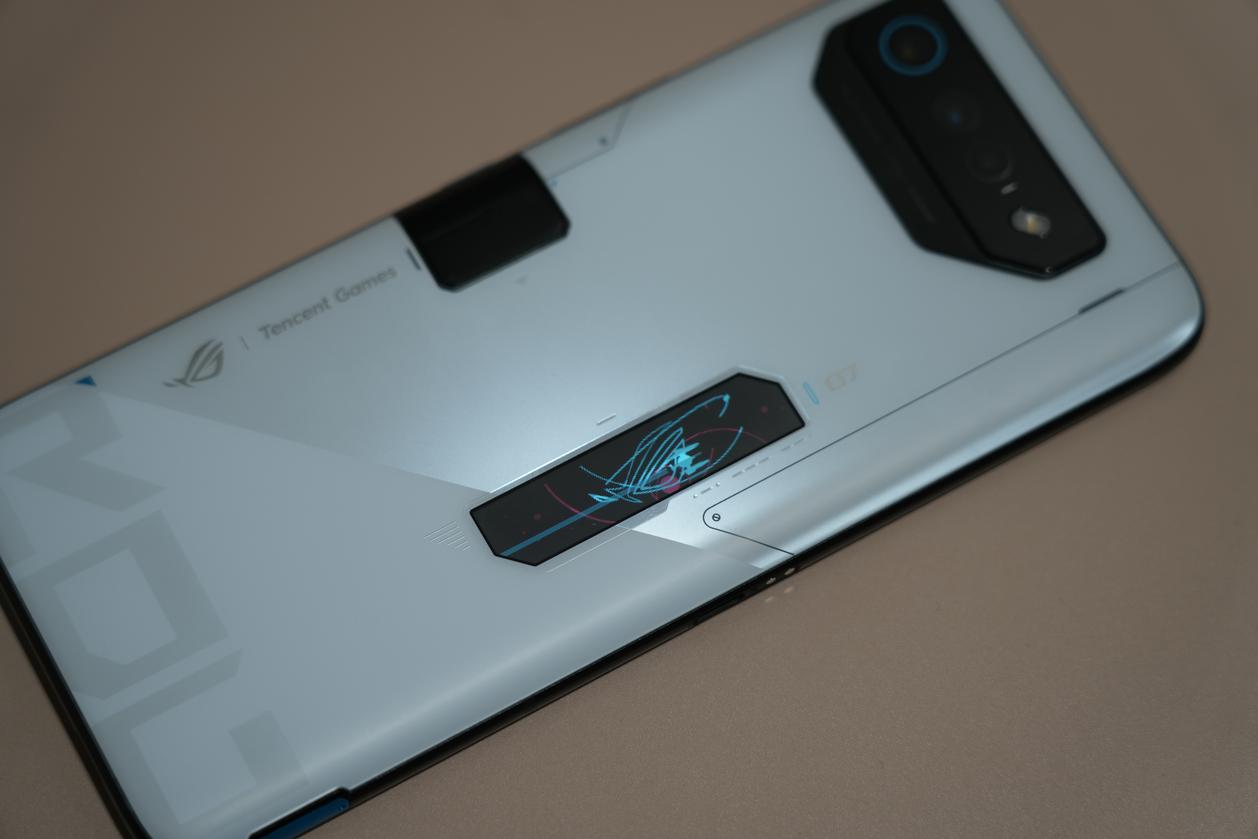 腾讯ROG 游戏手机7 Pro评测：骁龙8Gen2顶级之作 专属“外挂”再升级  第16张