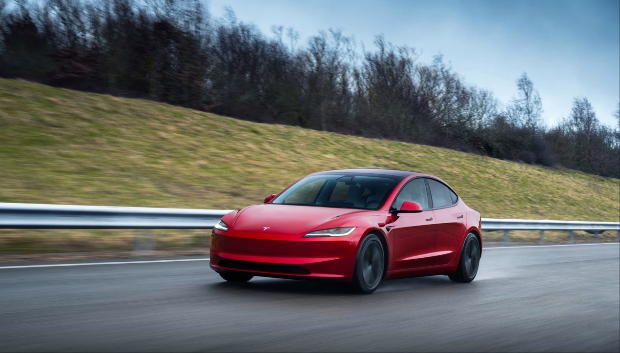 特斯拉官宣续航830公里的Model 3车型开卖了  第6张