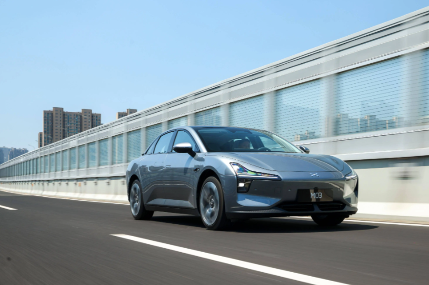 极狐新阿尔法S5与小鹏MONA M03：夏日用车闯关秘籍  第2张