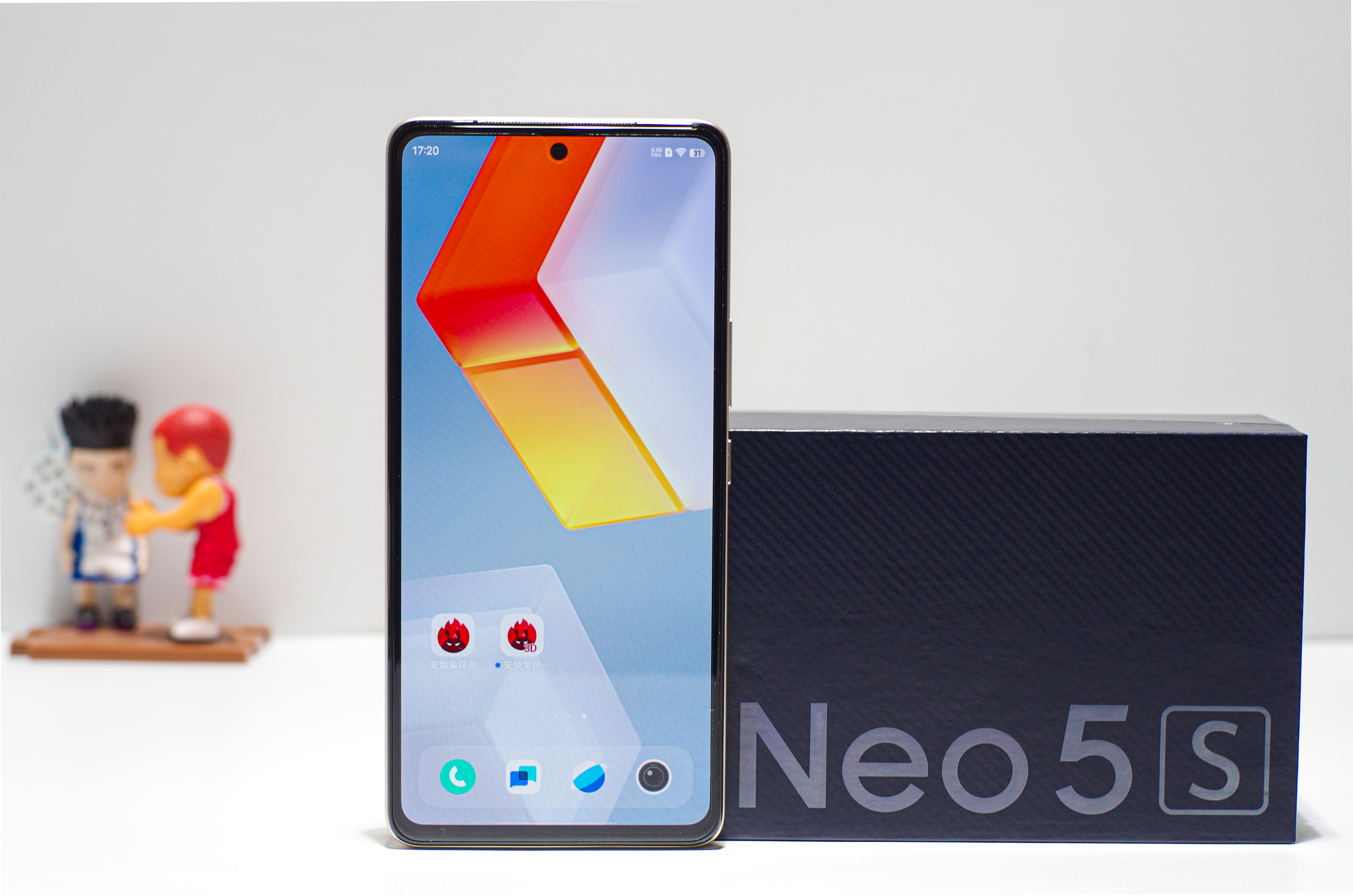 驯服骁龙888！iQOO Neo5S评测：2699元价稳量足  第4张
