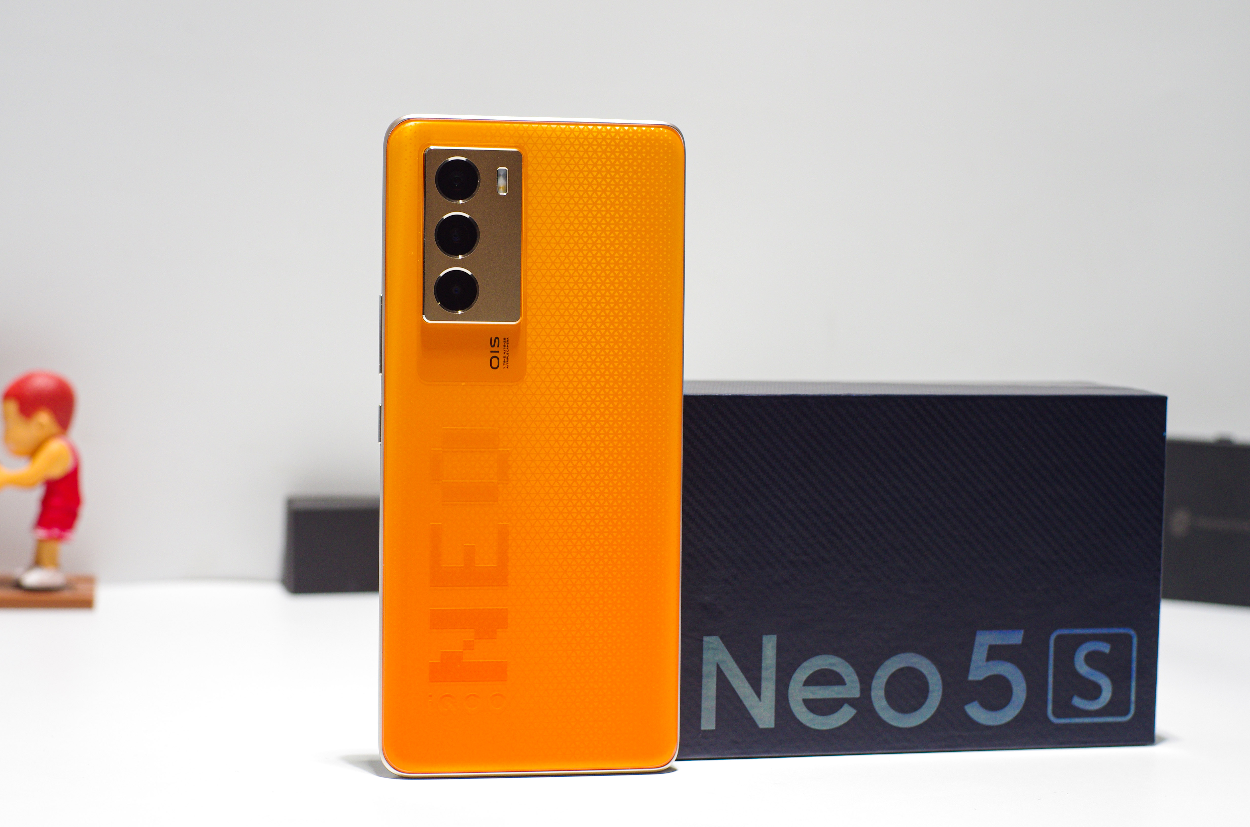 驯服骁龙888！iQOO Neo5S评测：2699元价稳量足  第9张