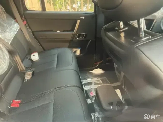 iCAR V27内饰曝光，四季度20-25万入市  第2张