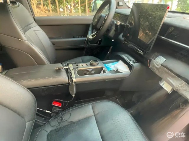 iCAR V27内饰谍照曝光，四季度上市  第1张