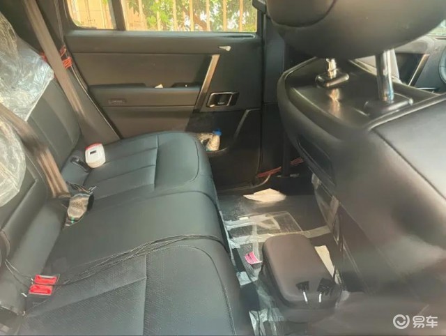 iCAR V27内饰谍照曝光，四季度上市  第2张