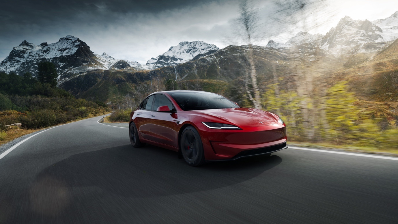特斯拉Model3长续航版来了！830km续航26万起  第3张