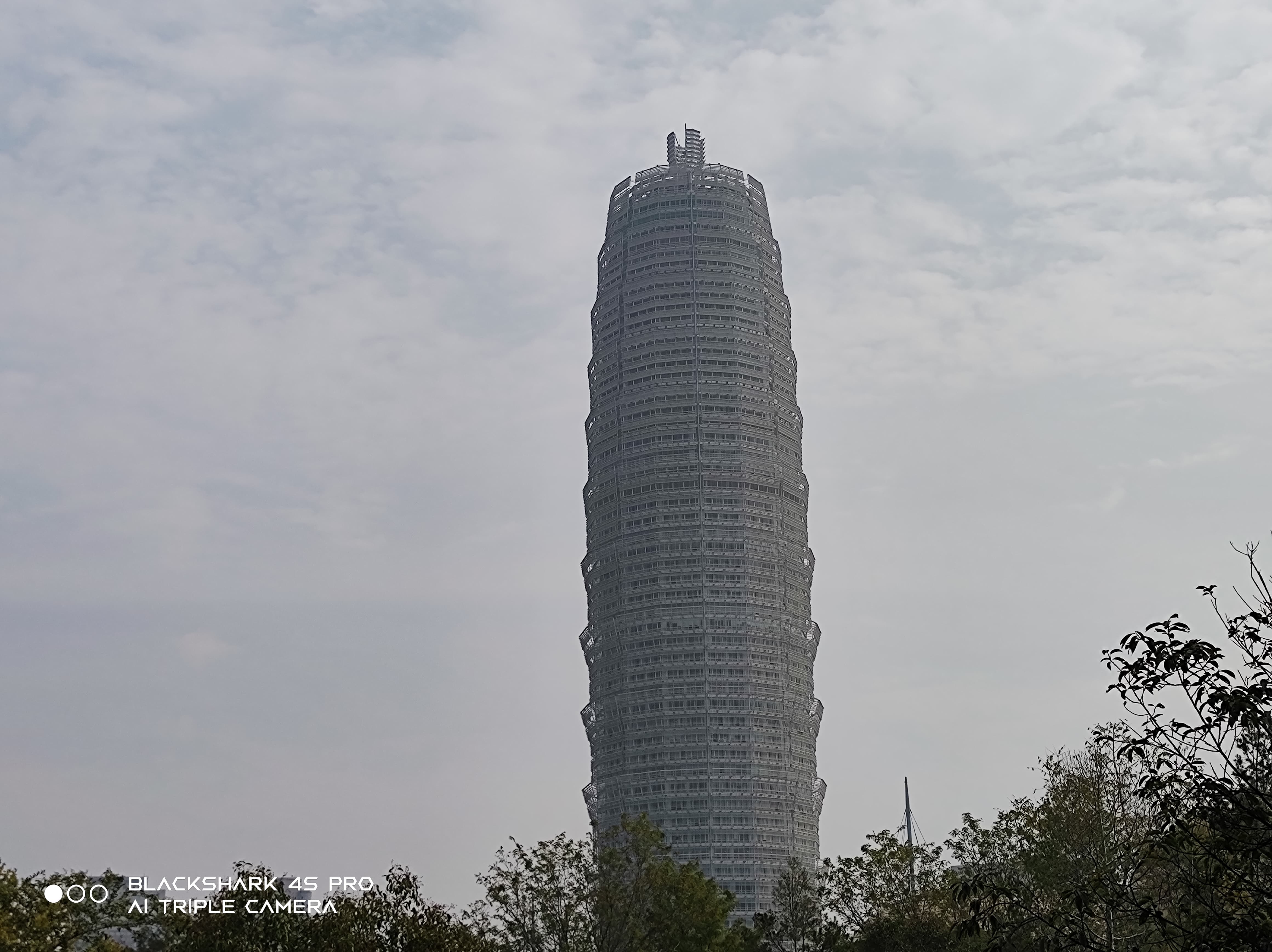 黑鲨4S Pro评测：顶配仅售5499 游戏体验如虎添翼  第21张