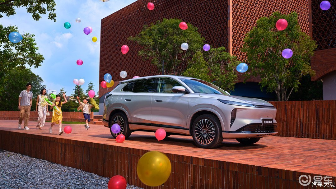 “大家好智混SUV”！东风风神L8预售12.99万元起  第11张