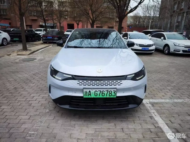 零跑C01：增程版纯电续航王，性价比爆表中大型家轿  第1张