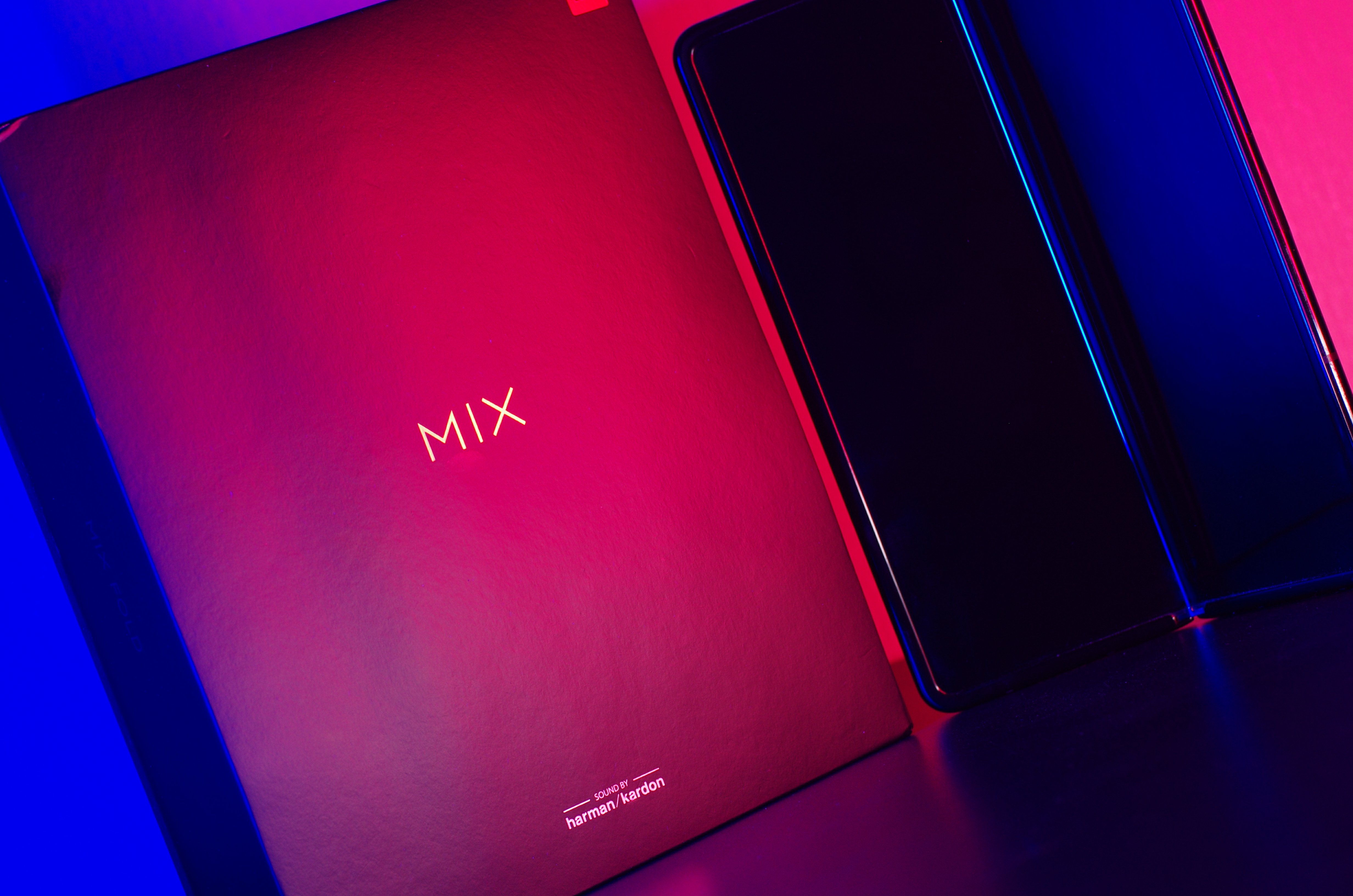 小米MIX FOLD评测：堆料一夫当关、高端之路大圆满  第1张
