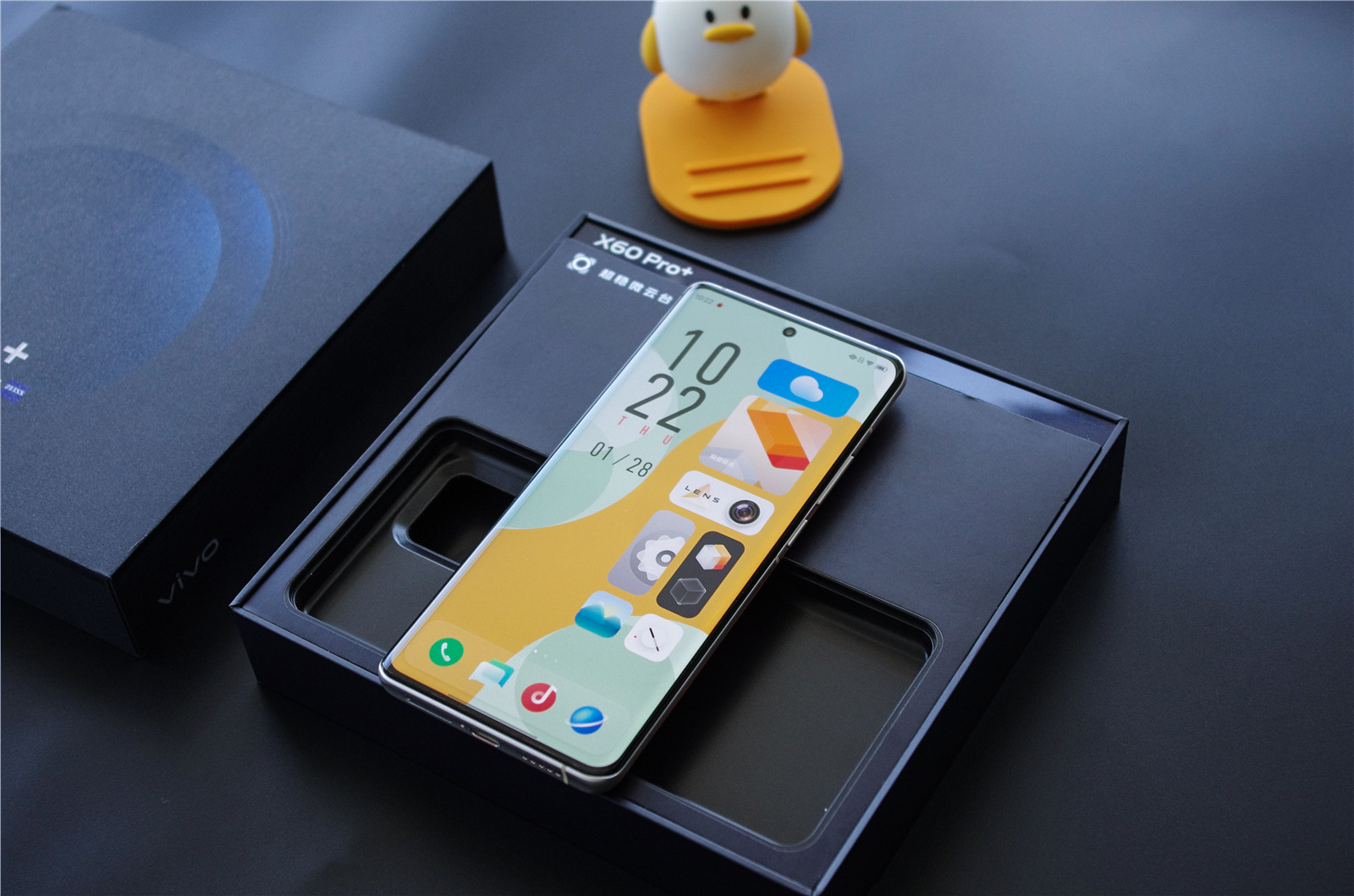 蔡司双主摄！vivo X60 Pro+评测：蓝厂压轴超大杯  第5张