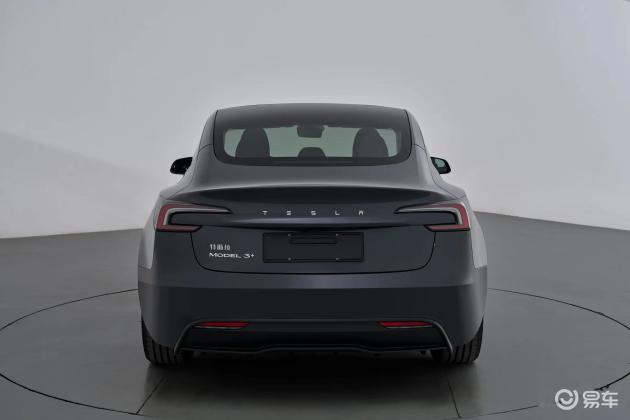 特斯拉Model 3后驱长续航版：830公里续航，5.2秒百公里加速  第4张