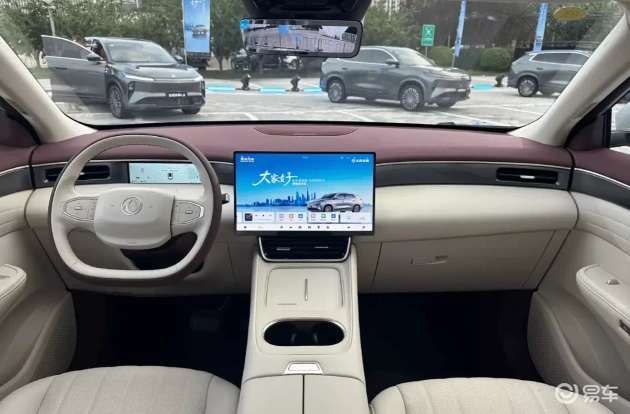 东风风神L8预售：豪华大五座SUV，2.8米轴距，彩电沙发混动  第2张