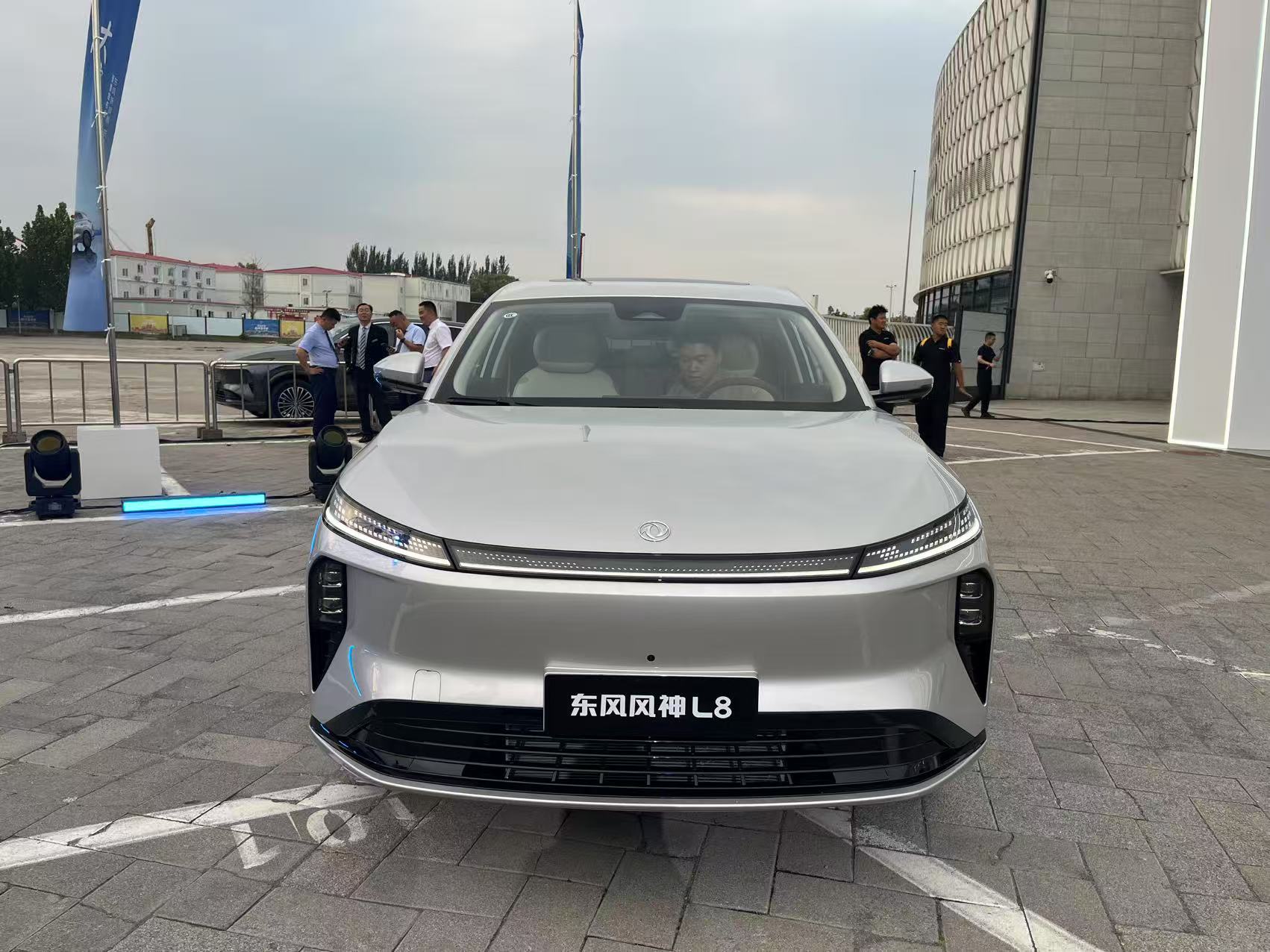 东风风神L8预售12.99万起，又一款理想L8“平替”？  第1张