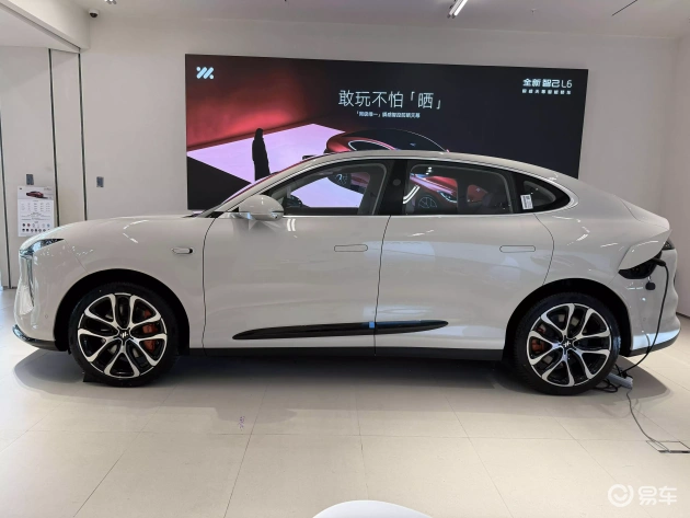 新智己LS6实到店，媲美理想L6，具冰箱，450km增程  第6张