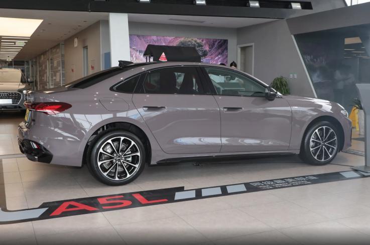 一口价23.98万起，这老车主受得了吗？奥迪A5L上线  第2张
