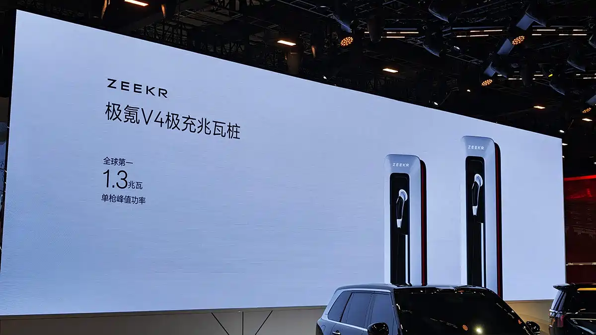 瞄准问界M9！极氪9X将于成都车展预售，能否站稳脚跟？  第11张