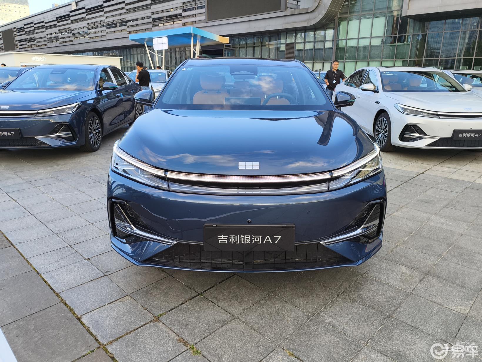 又一爆款？吉利银河A7上市，仅8万元  第2张