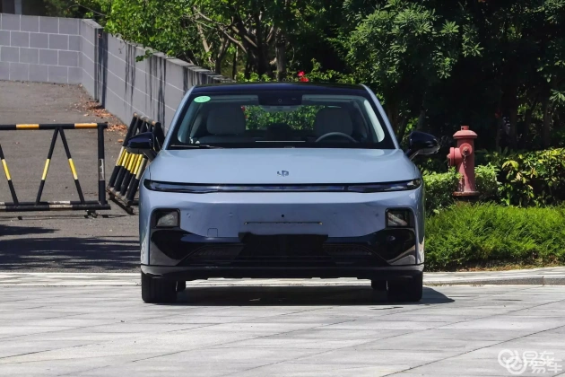 零跑B01 vs 秦PLUS EV：10万级纯电轿车比较  第1张