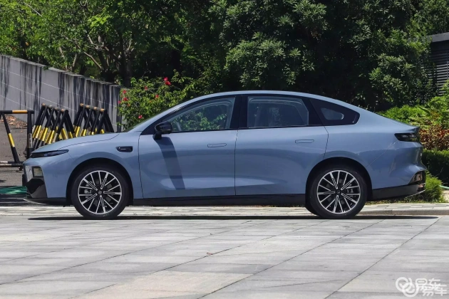 10万内，零跑B01 vs 秦PLUS EV：轻松比较  第7张
