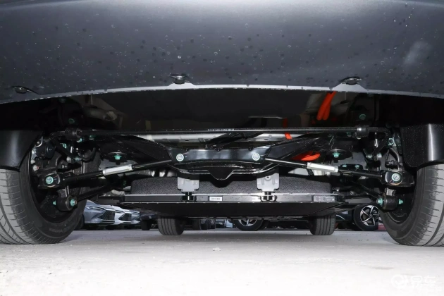 10万内，零跑B01 vs 秦PLUS EV：轻松比较  第18张
