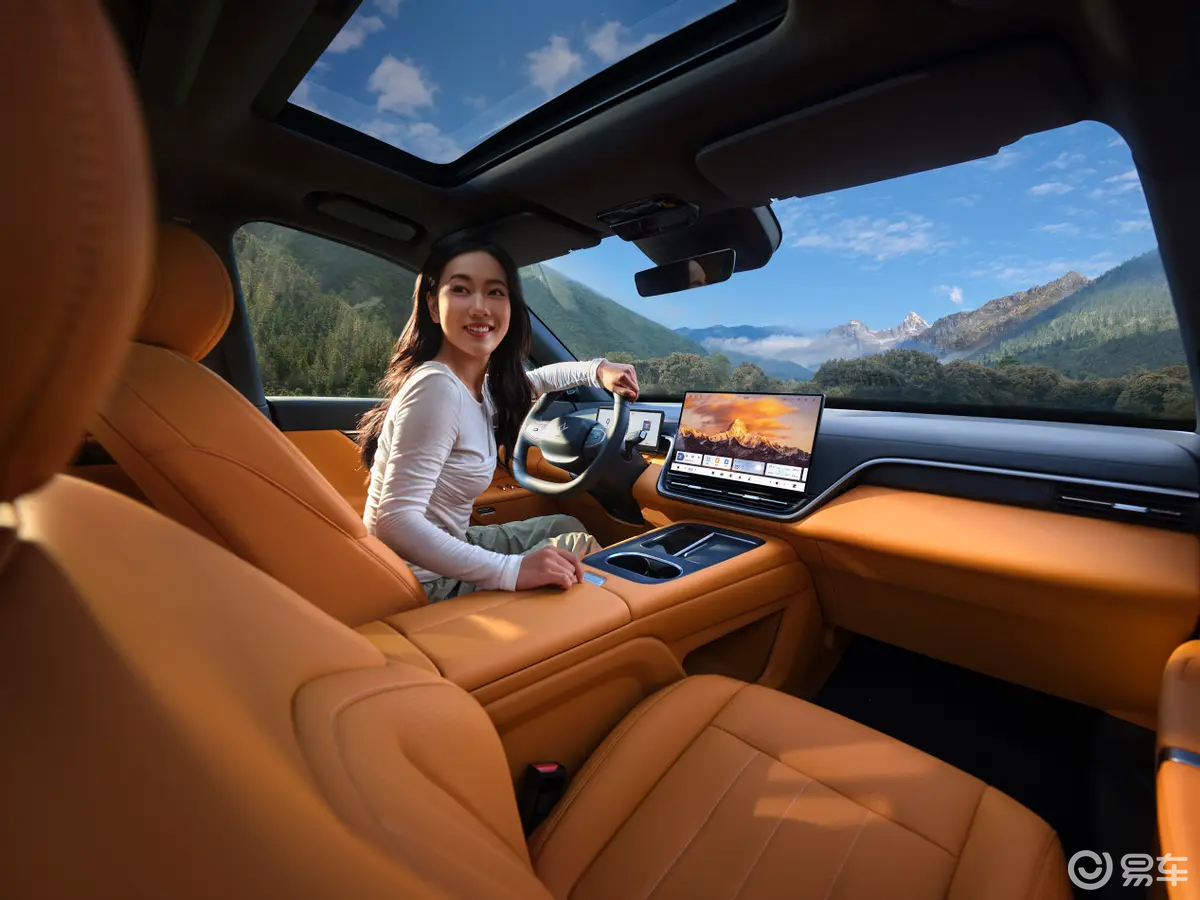 20万级大六座SUV！eπ008与零跑C16，谁更实用？  第4张