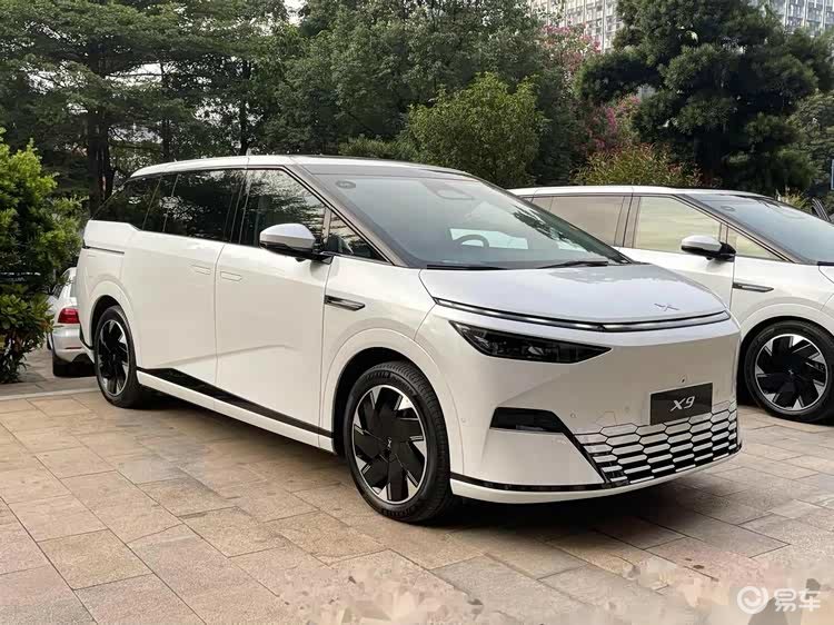 小鹏X9增程版实车曝光！预计配备大容量电池，年内上市  第2张