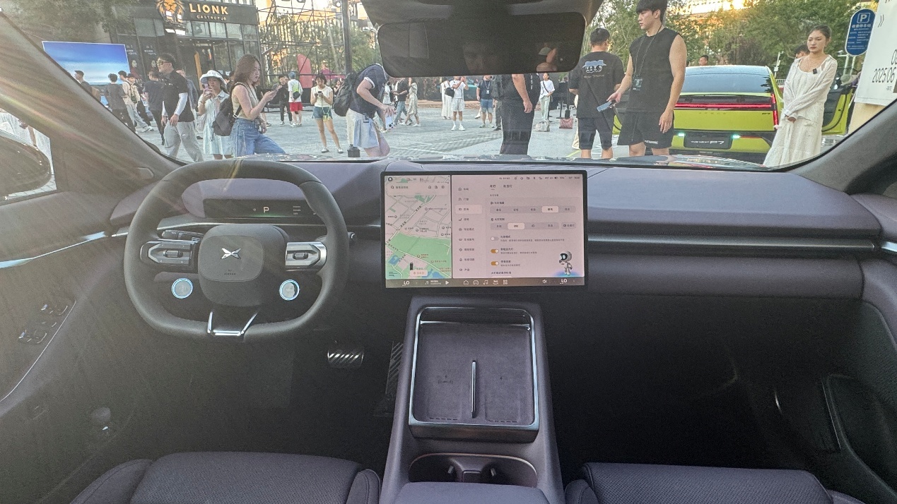 最大续航可达820km！小鹏全新P7开启预定  第6张
