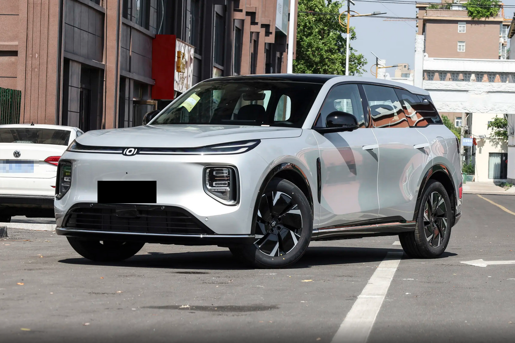 想买15万级家用SUV？续航、空间表现出色，这车了解一下  第1张