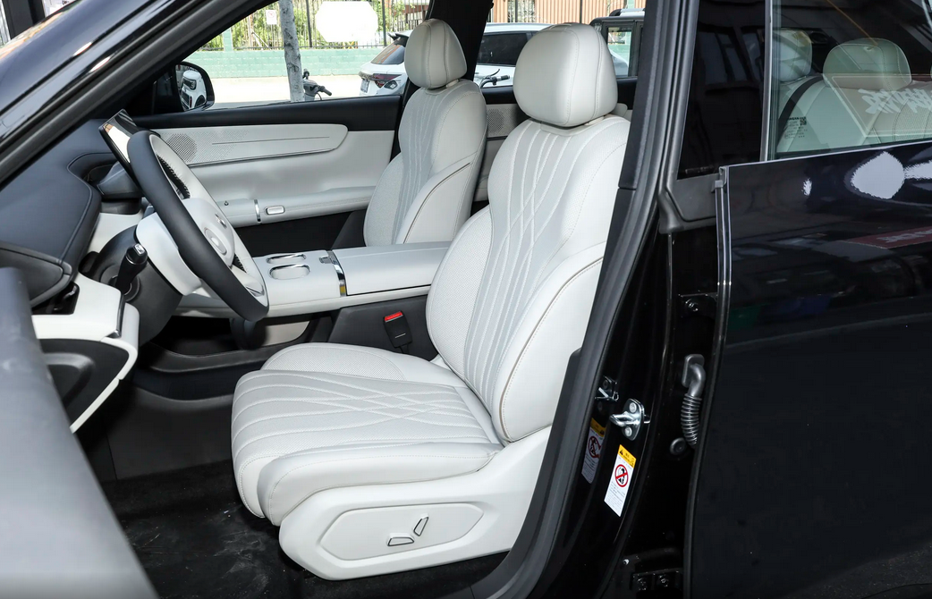 想买15万级家用SUV？续航、空间表现出色，这车了解一下  第3张