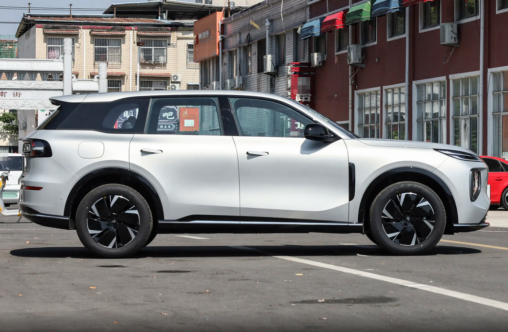 想买15万级家用SUV？续航、空间表现出色，这车了解一下  第4张