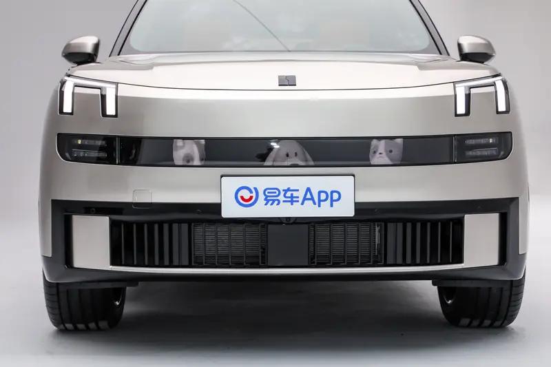 领克900上市百天交付突破2万台 定位大型插混SUV  第8张