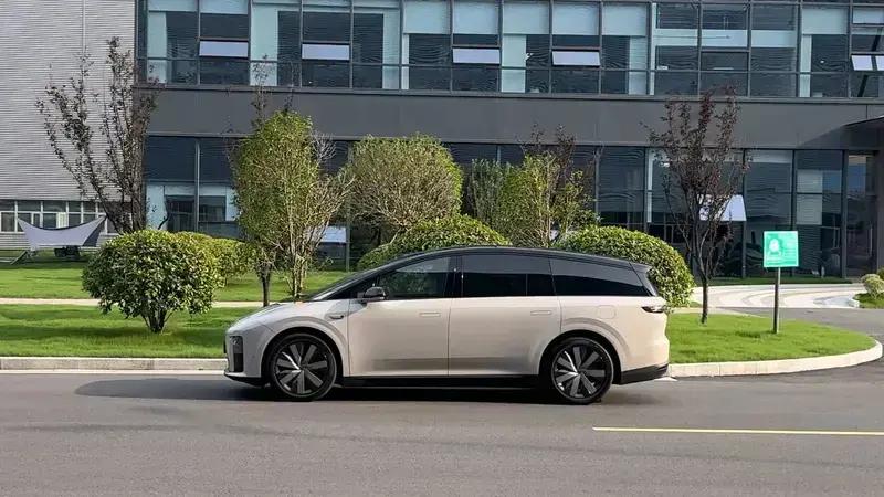 理想i8内饰预告图发布 将于7月29日正式上市  第7张