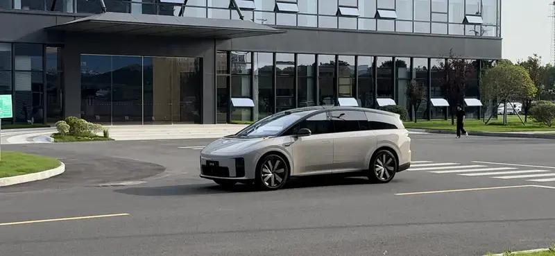 理想i8将于7月17日开启预订 定位家庭六座纯电SUV  第10张