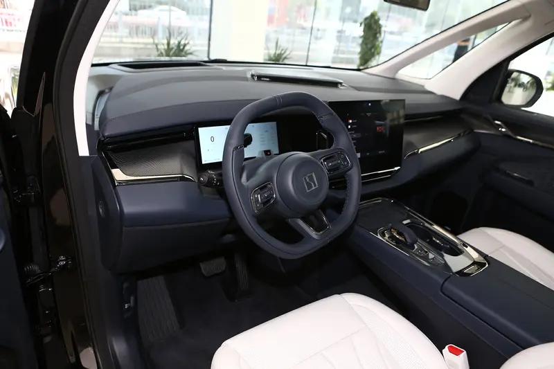 极氪009光辉典藏版开启首批交付 售价89.9万元  第5张
