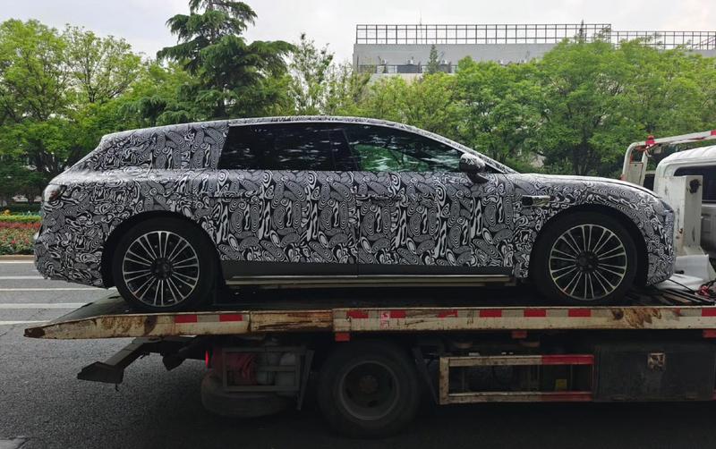 享界第二款车型谍照 定位C+级纯电豪华旅行车  第2张