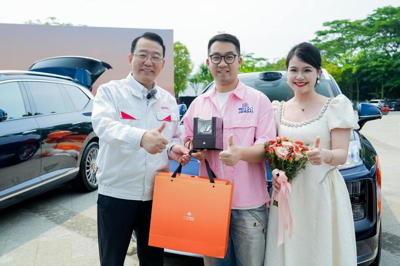 昊铂HL开启首批交付 售26.98万元起  第3张