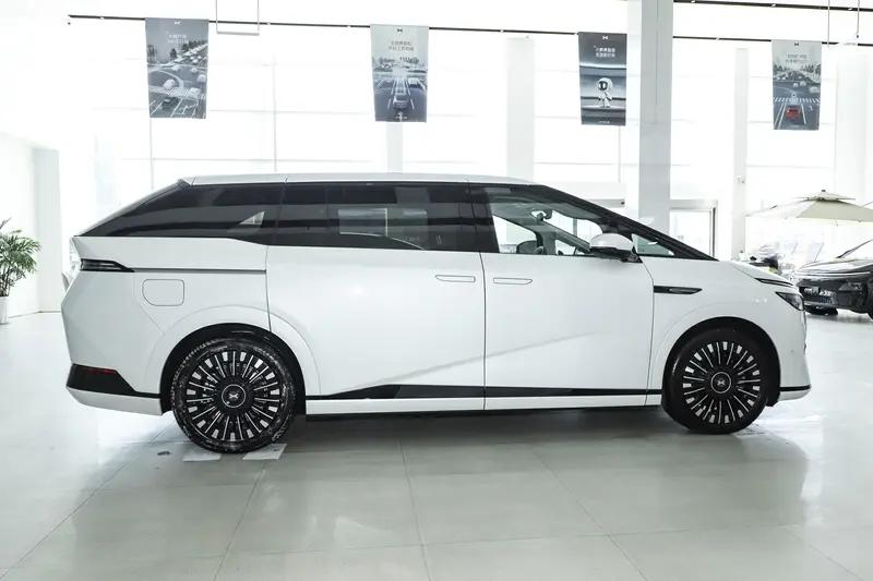 2025上海车展：2025款小鹏X9开启交付  第9张
