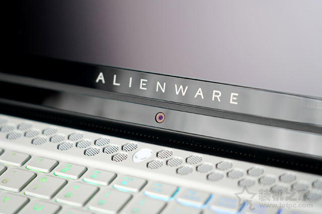 将i9 10900K塞入笔记本 ALIENWARE AREA-51M 2020版评测  第3张