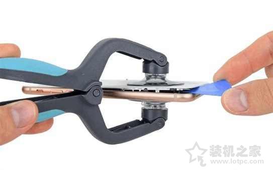 苹果iPhone8手机内部做工图赏 苹果iPhone8拆解全过程详细版  第1张