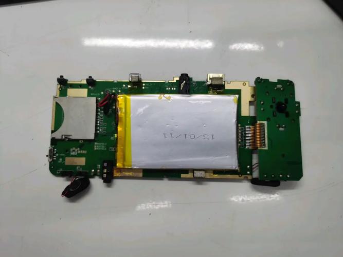 拆解Xii-Boy-Ultra 无线便携式Wii游戏机 含原理图+PCB 第2张 拆解Xii-Boy-Ultra 无线便携式Wii游戏机 含原理图+PCB 第2张