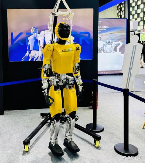 AgiBot World Colosseo：构建通用机器人智能的规模化数据平台  第1张