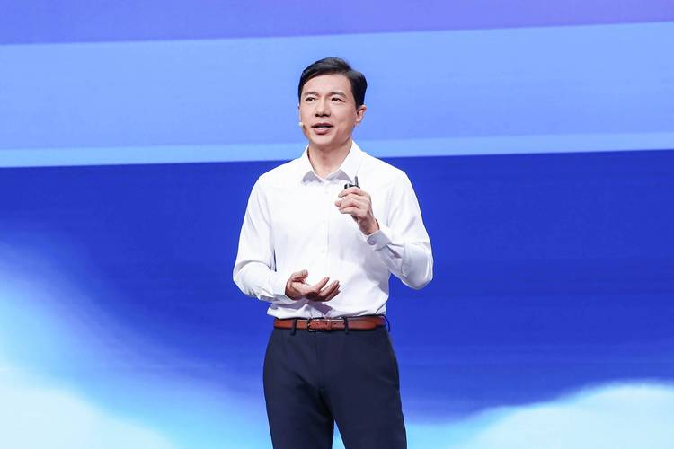 李彦宏称大模型成本每年降低90% 第1张 李彦宏称大模型成本每年降低90% 第1张
