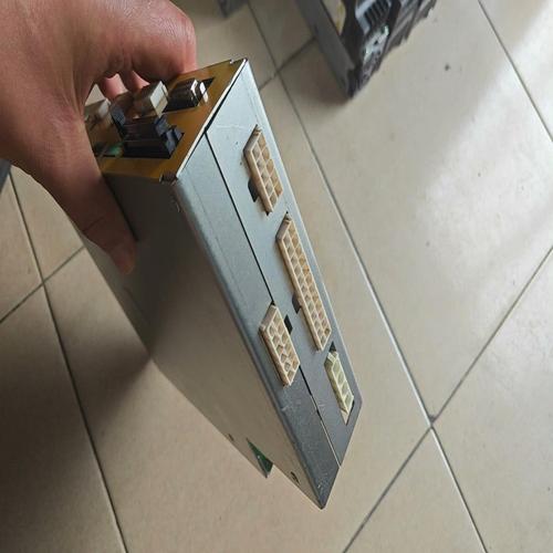 透过KR C5 micro-2看:新一代机器人控制器高性能、小型化的秘诀是什么? 第2张 透过KR C5 micro-2看:新一代机器人控制器高性能、小型化的秘诀是什么? 第2张
