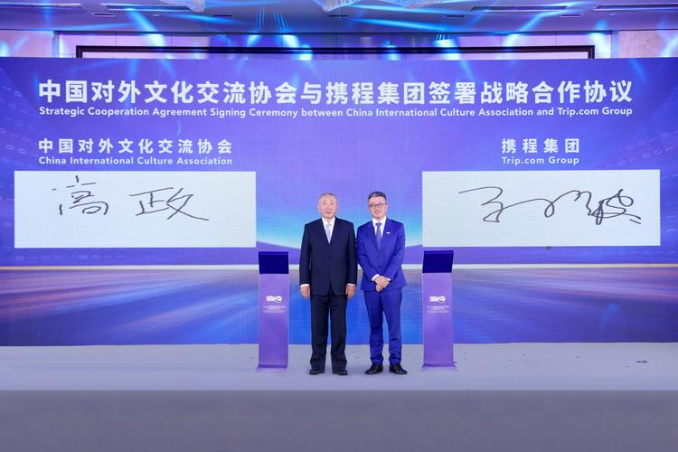 Edicho – 蚂蚁集团联合港科大等高校推出的多图像一致性编辑方法 第2张 Edicho – 蚂蚁集团联合港科大等高校推出的多图像一致性编辑方法 第2张