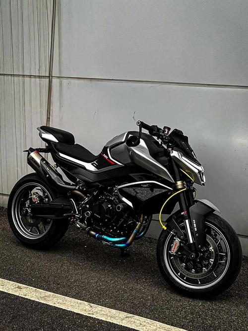KTM浓度过高! 体验春风800NK工程样车 第2张 KTM浓度过高! 体验春风800NK工程样车 第2张