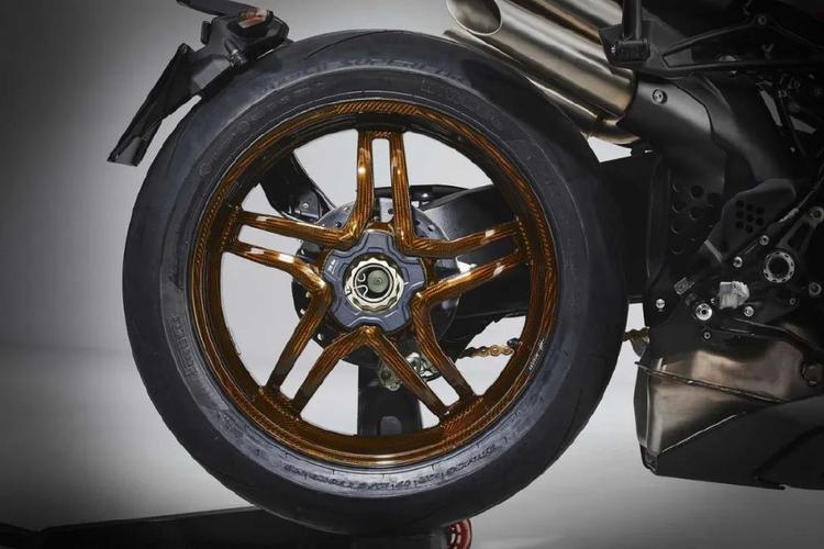 MV Agusta Brutale1000纽伯格林版上市 第2张 MV Agusta Brutale1000纽伯格林版上市 第2张